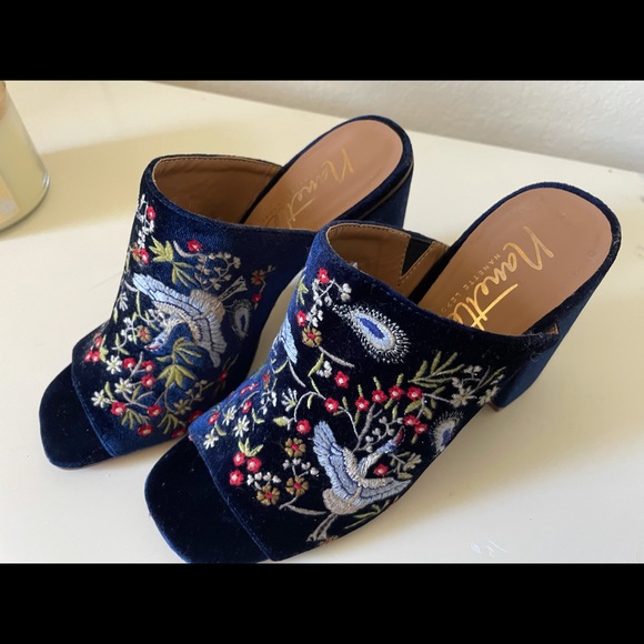 Heels - Picture 1 of 2